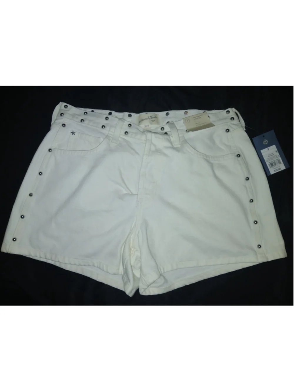 Ladies Universal Threads Baggy Shorts Size 6 Nwt
